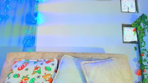 Valentina Hall online show from 12.17.25