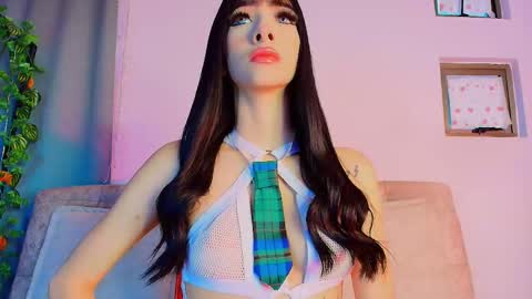 Valentina Hall online show from 01.15.26