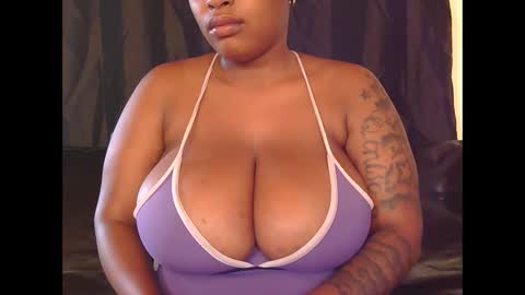 Snapshot of lickabletash98 chatting on 12.18.24 lickabletash98 online show from 12.18.24