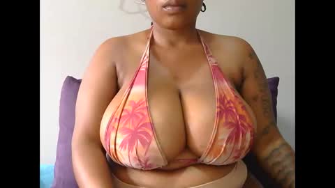 Snapshot of lickabletash98 chatting on 02.19.25 lickabletash98 online show from 02.19.25