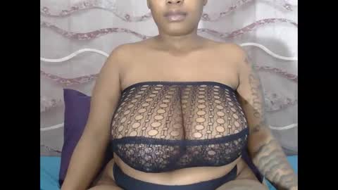 Snapshot of lickabletash98 chatting on 10.20.25 lickabletash98 online show from 10.20.25
