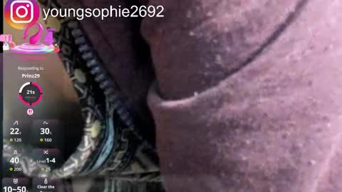 Snapshot of liebesophie chatting on 12.14.25 Sophie online show from 12.14.25