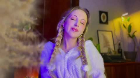 Snapshot of lierie chatting on 02.17.26 its my birthday today so im offline but id be so happy if you felt like sending me a birthday love while im away online show from 02.17.26