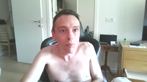Snapshot of lieven7887 chatting on 07.03.26 lieven online show from 07.03.26