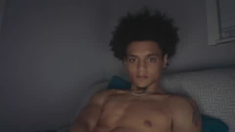 Snapshot of lightskinwithgirth chatting on 04.10.26 lightskinwithgirth online show from 04.10.26
