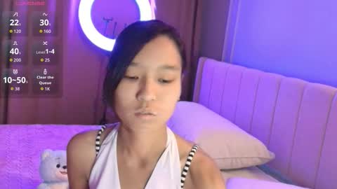 Lihn Pham online show from 11.17.25