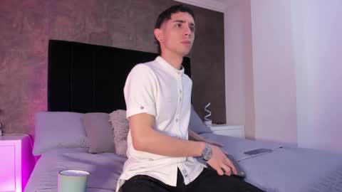 Snapshot of liiamhudson_ chatting on 02.14.25 L I I A M online show from 02.14.25