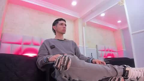 Snapshot of liiamhudson_ chatting on 02.18.25 L I I A M online show from 02.18.25