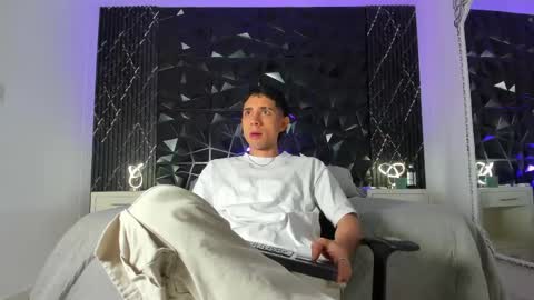 Snapshot of liiamhudson_ chatting on 03.10.25 L I I A M online show from 03.10.25