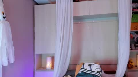 Snapshot of liiavega chatting on 11.01.25 online show from 11.01.25