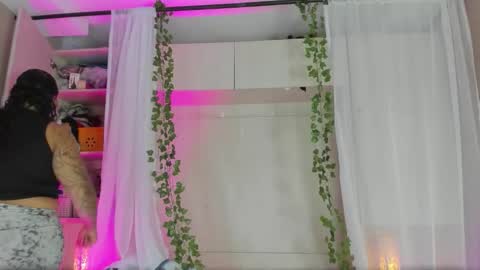 Snapshot of liiavega chatting on 11.17.25 online show from 11.17.25