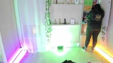 Snapshot of liiavega chatting on 11.21.25 online show from 11.21.25