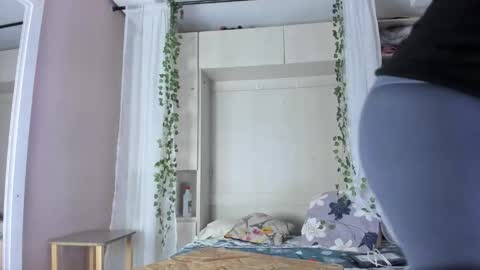 Snapshot of liiavega chatting on 11.28.25 online show from 11.28.25