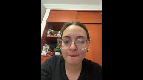 Snapshot of liilaaaa23 chatting on 10.10.25 liilaaaa23 online show from 10.10.25