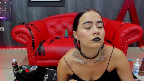 Nini - online show from 01.14.25