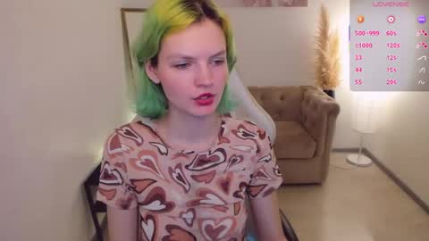 Snapshot of lika_sky chatting on 04.28.26 lika_sky online show from 04.28.26
