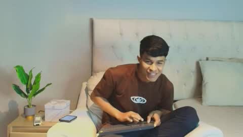 Snapshot of lil_ae1 chatting on 01.12.26 lil online show from 01.12.26