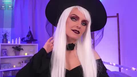 Snapshot of lil_fleur chatting on 10.31.25 LILIAN use my lovense toy and give me plesure online show from 10.31.25