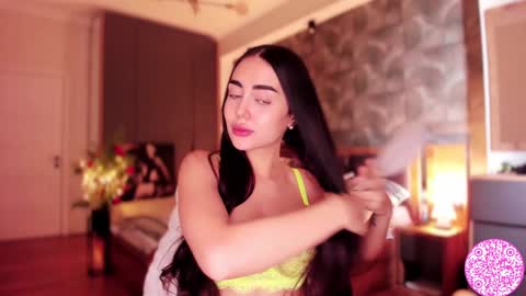 Snapshot of lil_gabbyg chatting on 12.29.24 Gabriela online show from 12.29.24