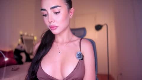 Snapshot of lil_gabbyg chatting on 11.28.25 Gabriela online show from 11.28.25