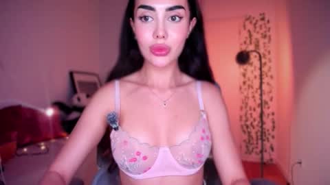 Snapshot of lil_gabbyg chatting on 12.05.25 Gabriela online show from 12.05.25