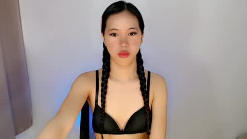 Snapshot of lil_grace1 chatting on 12.31.24 grace online show from 12.31.24