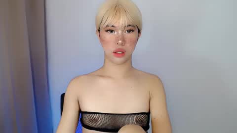 Snapshot of lil_grace1 chatting on 02.02.25 grace online show from 02.02.25