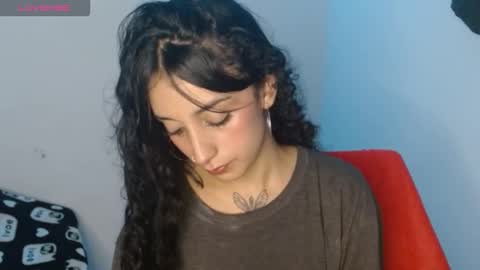 Lisaa online show from 12.17.25