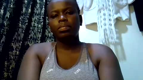 Snapshot of lil_miss23 chatting on 10.07.25 lil_miss23 online show from 10.07.25