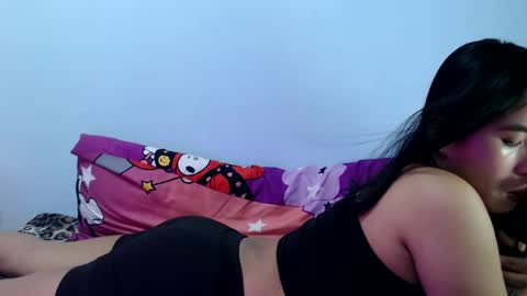 Snapshot of lil_sweetgirl4u chatting on 02.19.25 lil_sweetgirl4u online show from 02.19.25