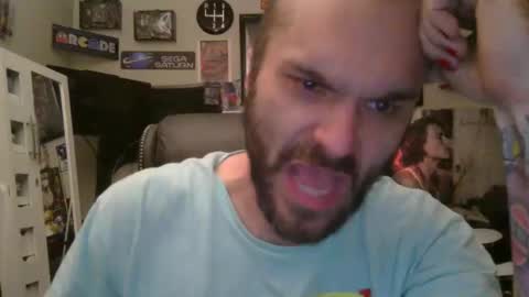 Snapshot of lil_tea_break_6996 chatting on 02.16.25 t online show from 02.16.25