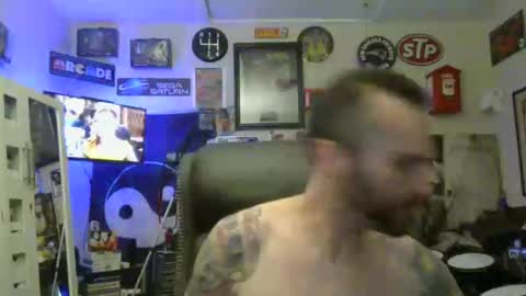 Snapshot of lil_tea_break_6996 chatting on 02.17.25 t online show from 02.17.25