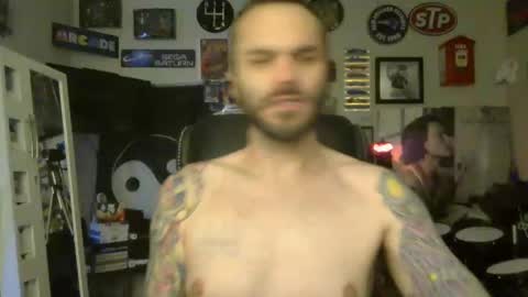 Snapshot of lil_tea_break_6996 chatting on 02.18.25 t online show from 02.18.25