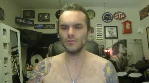 Snapshot of lil_tea_break_6996 chatting on 03.10.25 t online show from 03.10.25