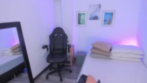 Snapshot of lila_cohen chatting on 10.27.25 L I L A online show from 10.27.25