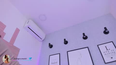 Snapshot of lila_cohen chatting on 11.06.25 L I L A online show from 11.06.25