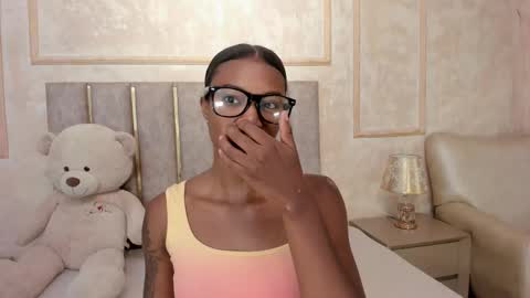 lila bailey  online show from 11.11.25