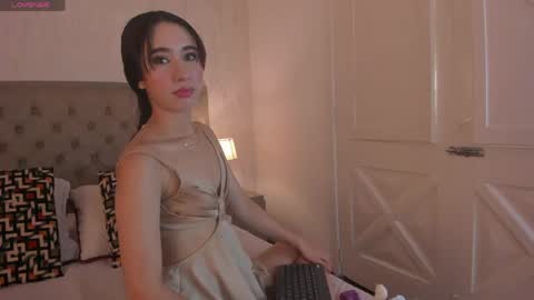 Lila Clark online show from 04.17.26