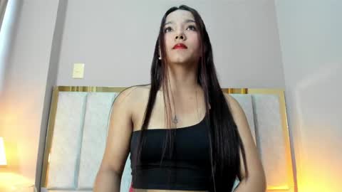 Lila Ross online show from 04.24.26