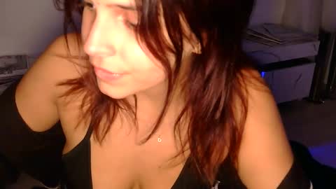 Snapshot of lilbeccaxo chatting on 11.05.25 Rebecca online show from 11.05.25