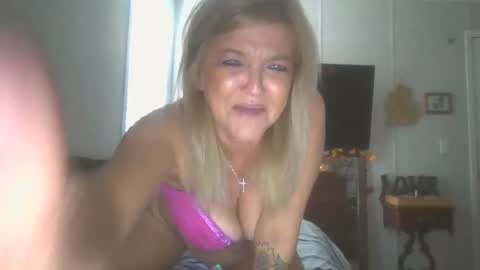 lilblonde412 online show from 10.20.25
