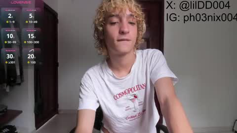 Snapshot of lildan18 chatting on 04.11.26 Daniel online show from 04.11.26