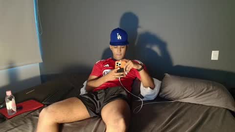 Snapshot of lildantear chatting on 12.21.24 Dante online show from 12.21.24