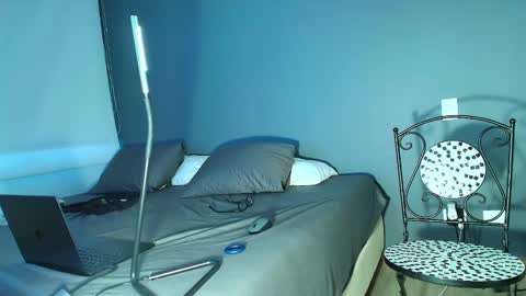 Snapshot of lildantear chatting on 12.24.24 Dante online show from 12.24.24