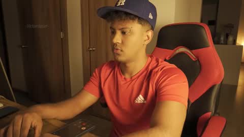 Snapshot of lildantear chatting on 12.04.25 Dante online show from 12.04.25