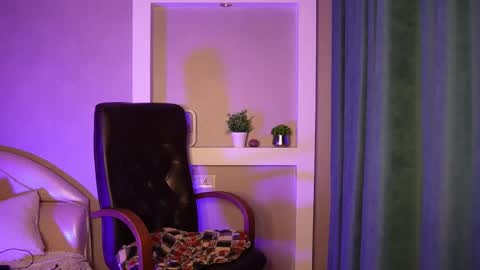 Anna online show from 04.18.26