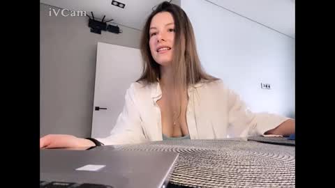 lili_2905 online show from 12.15.25