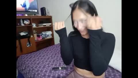 Snapshot of lili__lopez777 chatting on 11.27.25 lili__lopez777 online show from 11.27.25