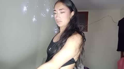 Snapshot of lili__lopez777 chatting on 12.15.25 lili__lopez777 online show from 12.15.25