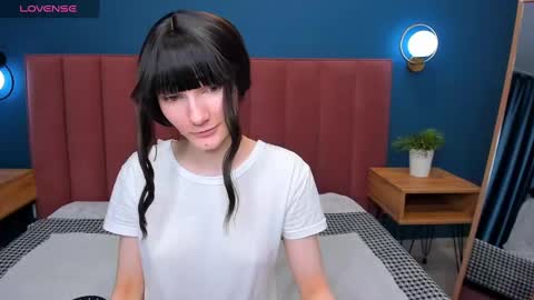 Lilli  follow me kiss online show from 03.11.25